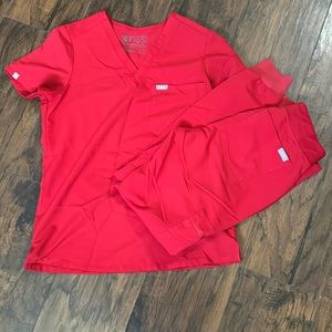 Bright red figs scrub set